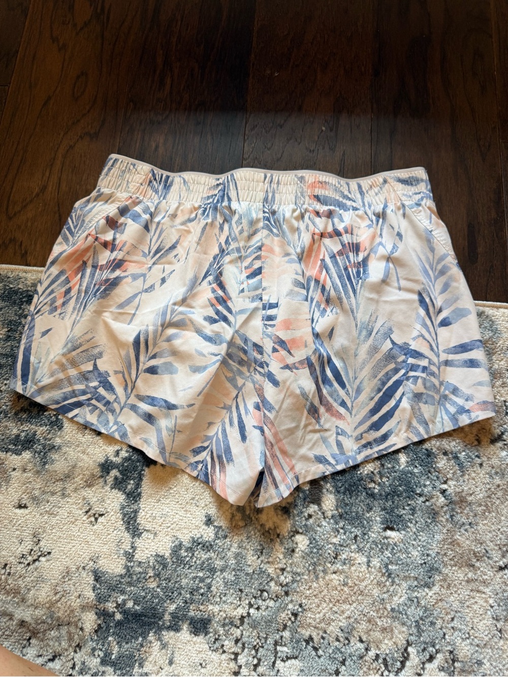 GAP Women's Leaf-Print Elastic-Waist Shorts - Blue & Peach